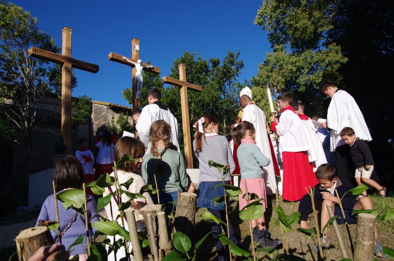 inauguration-et-benediction-du-calvaire-de-leglise-de-villepinte