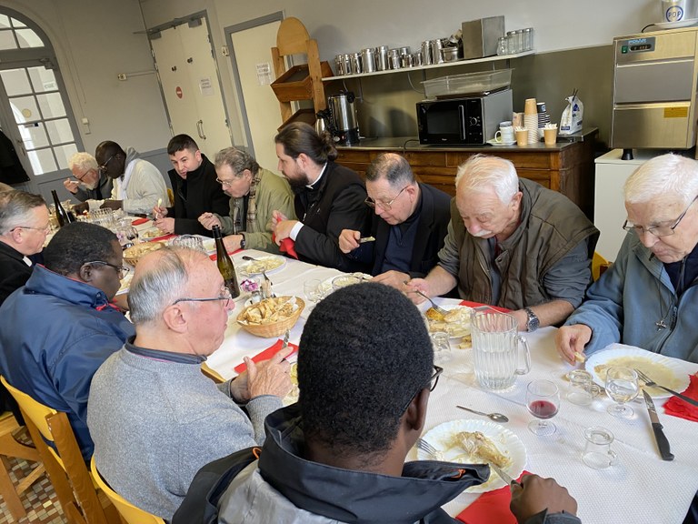 repas-de-noel-des-pretres-de-notre-diocese